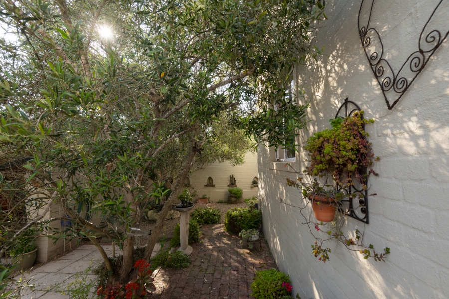 4 Bedroom Property for Sale in Myburgh Park Western Cape
